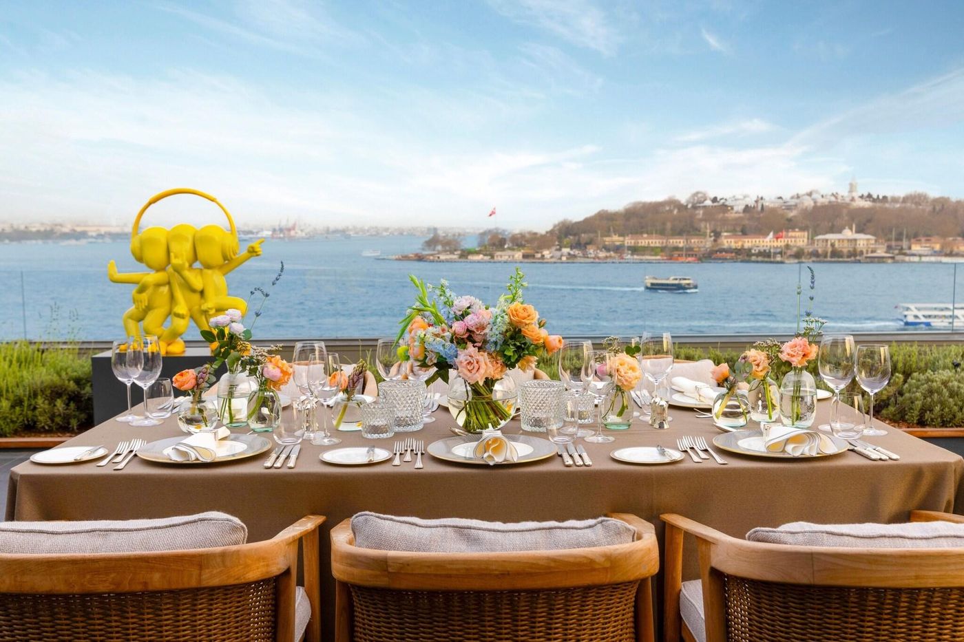 The-Peninsula-Istanbul-Bar-60