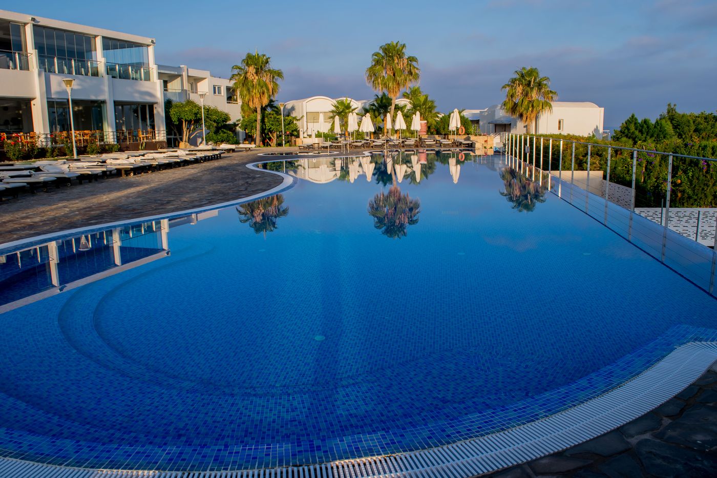 Theo-Sunset-Bay-Pool-1