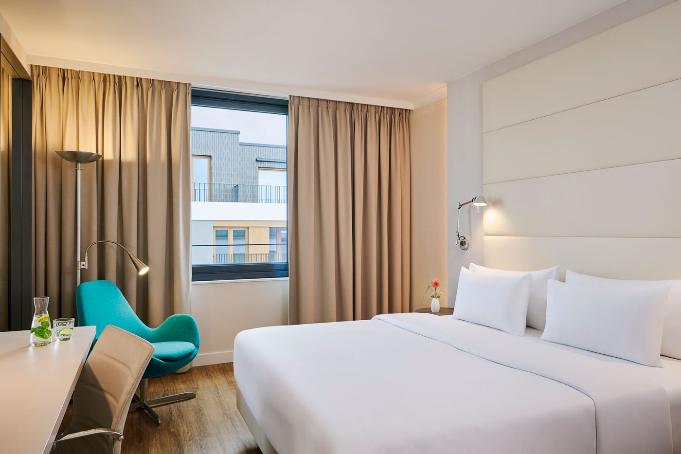 NH-Berlin-Alexanderplatz-Room-15