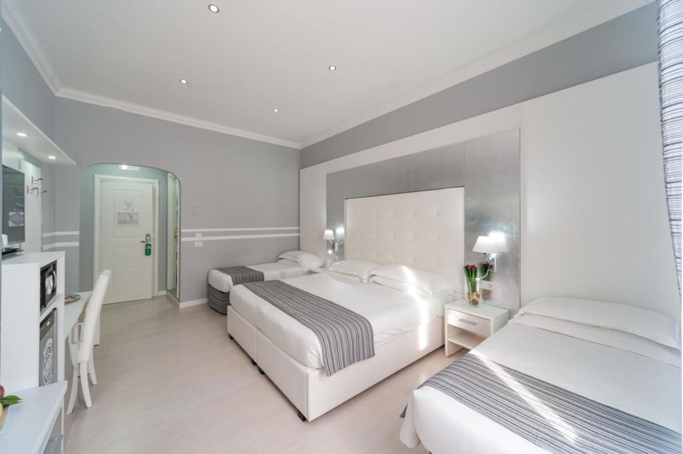 Relais-Trevi-95-Boutique-Hotel-Room-17