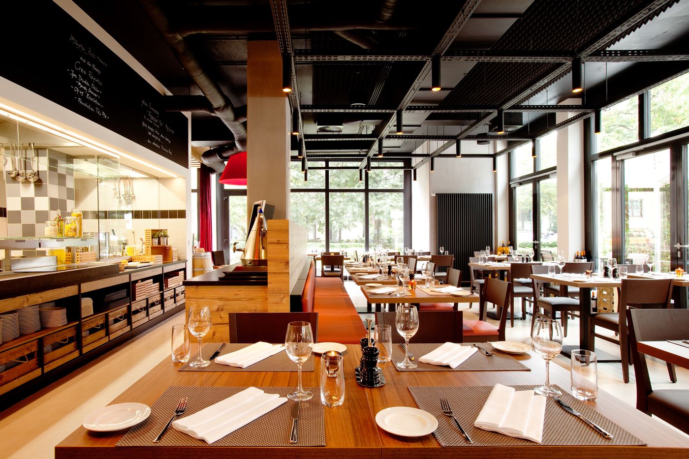 Vienna-House-Easy-by-Wyndham-Munich-Restaurant-41