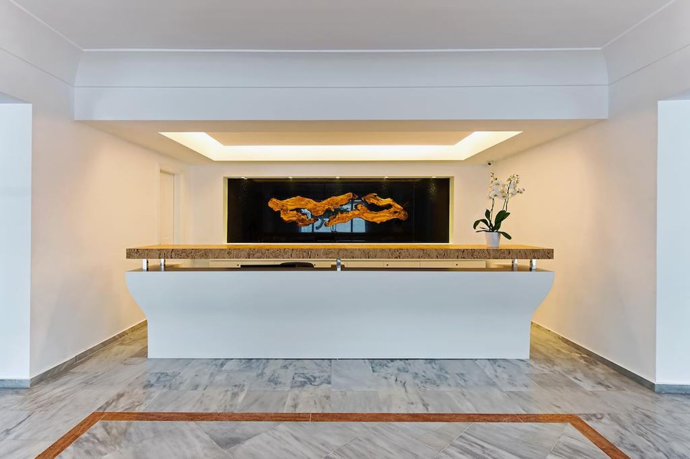 Cavo-Bianco-Hotel-Lobby-34