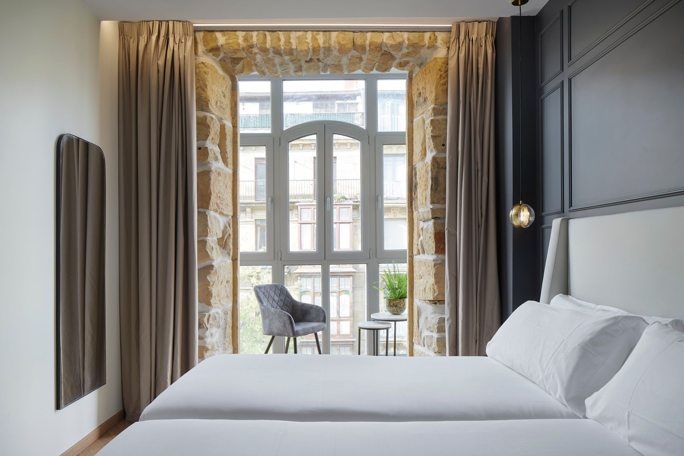 Hotel Arrizul Catedral-Spain-San Sebastian-Room-10