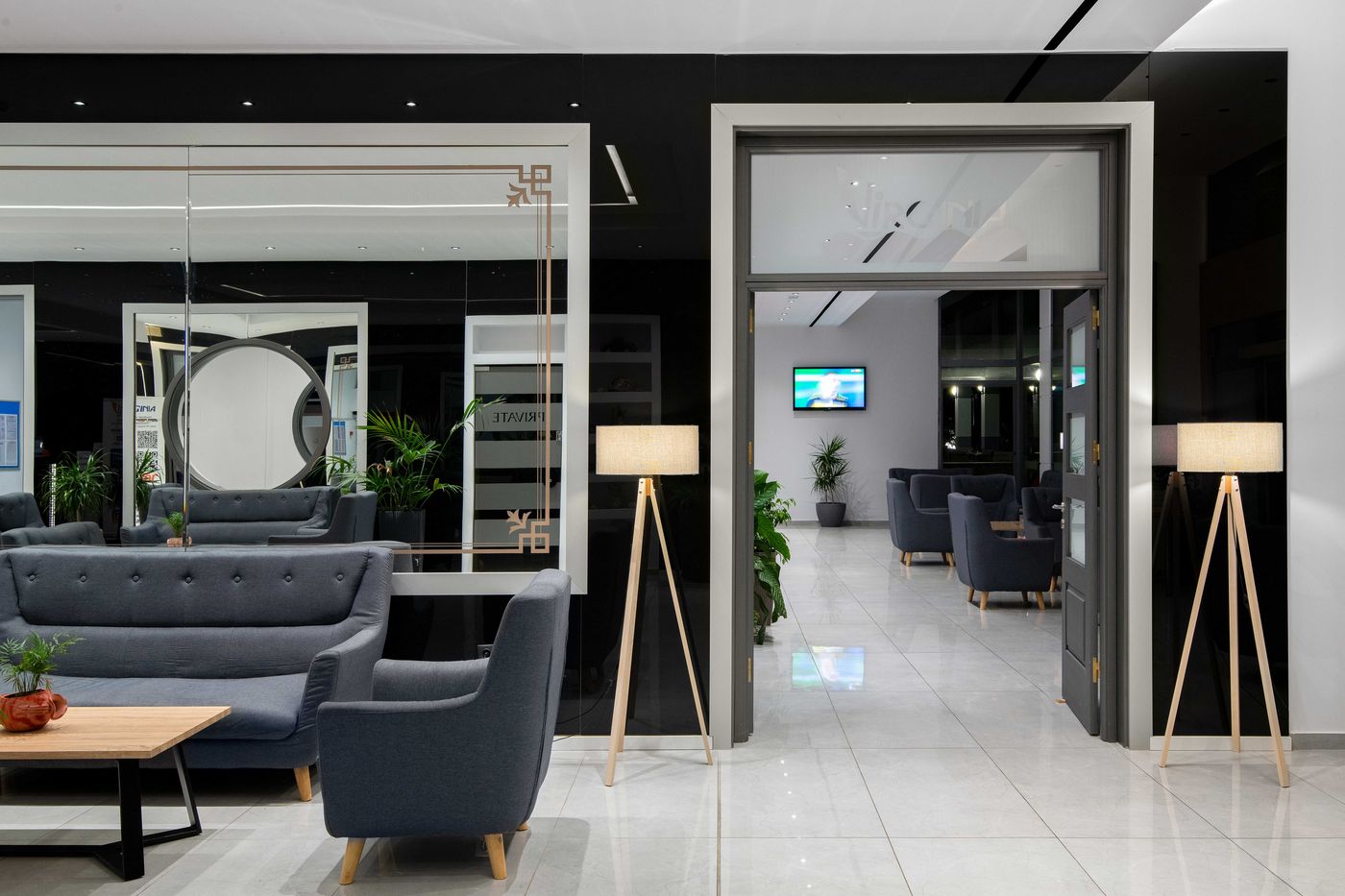 Virginia-Family-Resort-Lobby-48