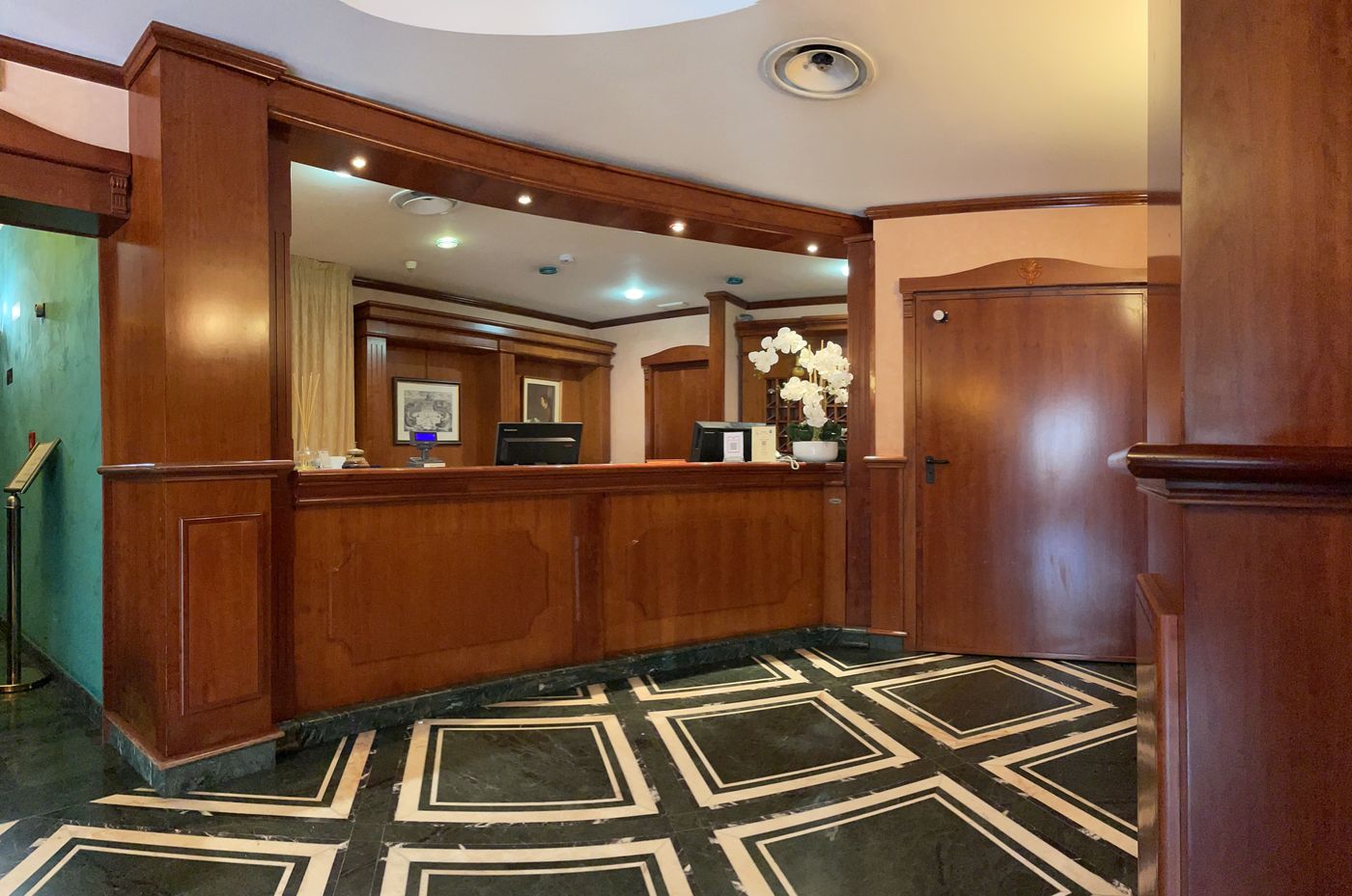 Grand-Hotel-del-Gianicolo-Lobby-8