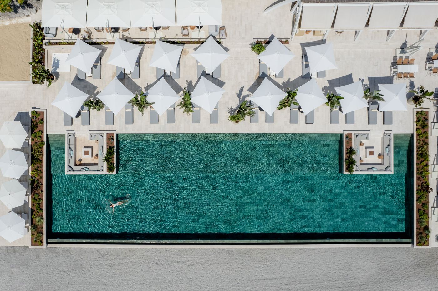 Lazure-Hotel---Marina-General-view-7