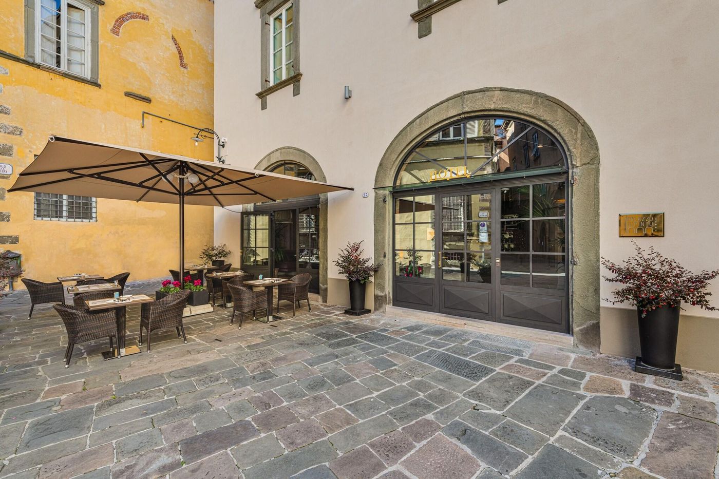 Palazzo Dipinto-Italy-Lucca-General view-10