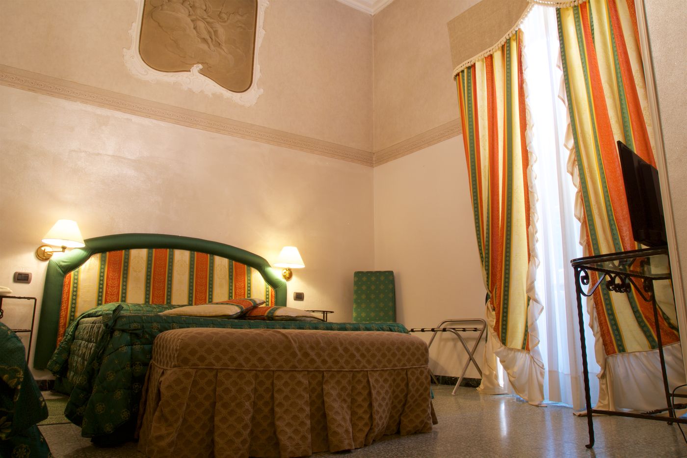 Hotel-La-Luna-Room-31