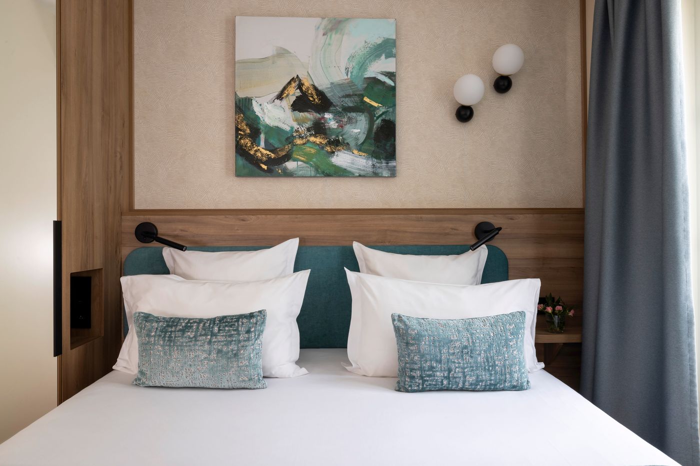 Hotel-Theoreme-Room-24