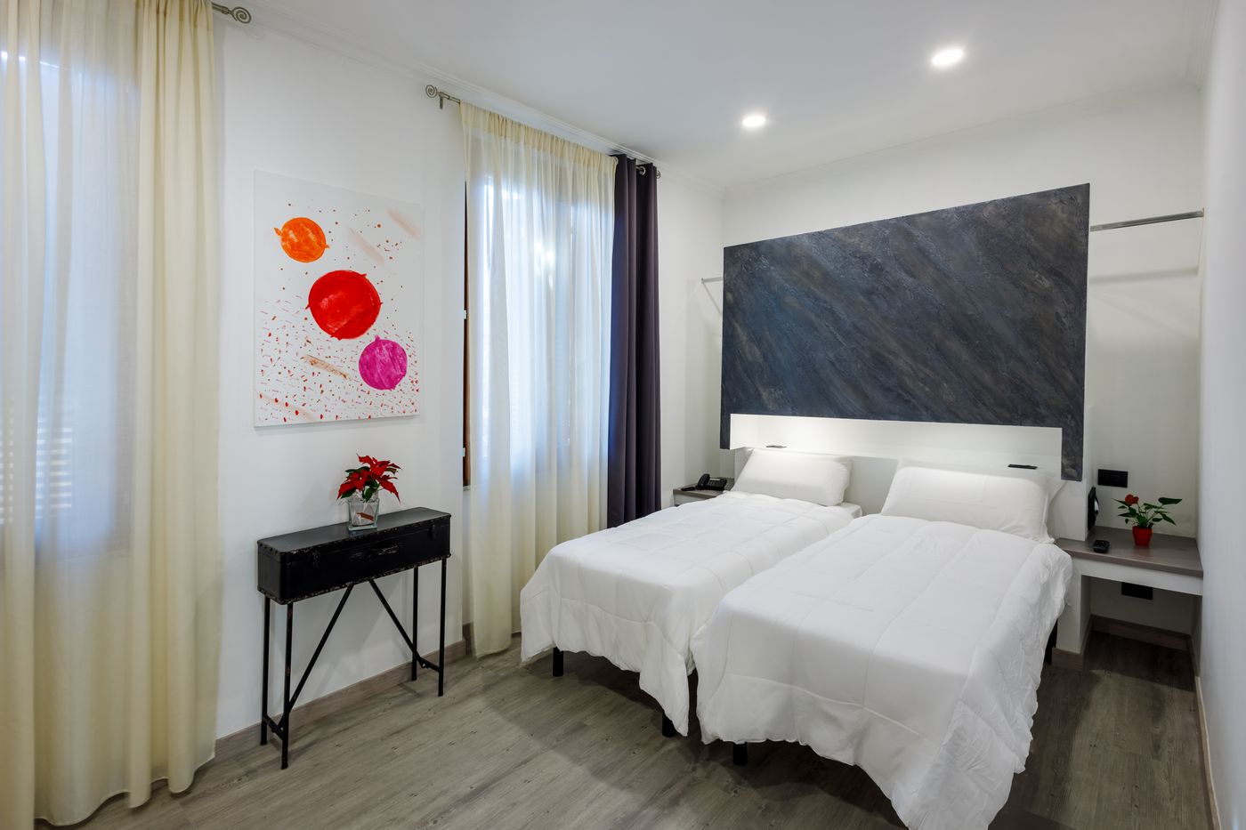 Crossroad-Hotel-Room-14