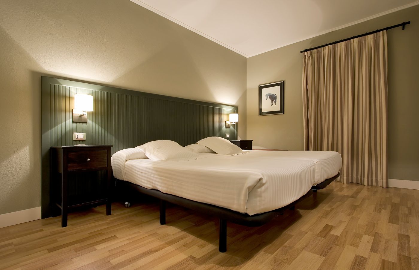 HG-Lomo-Blanco-Room-27