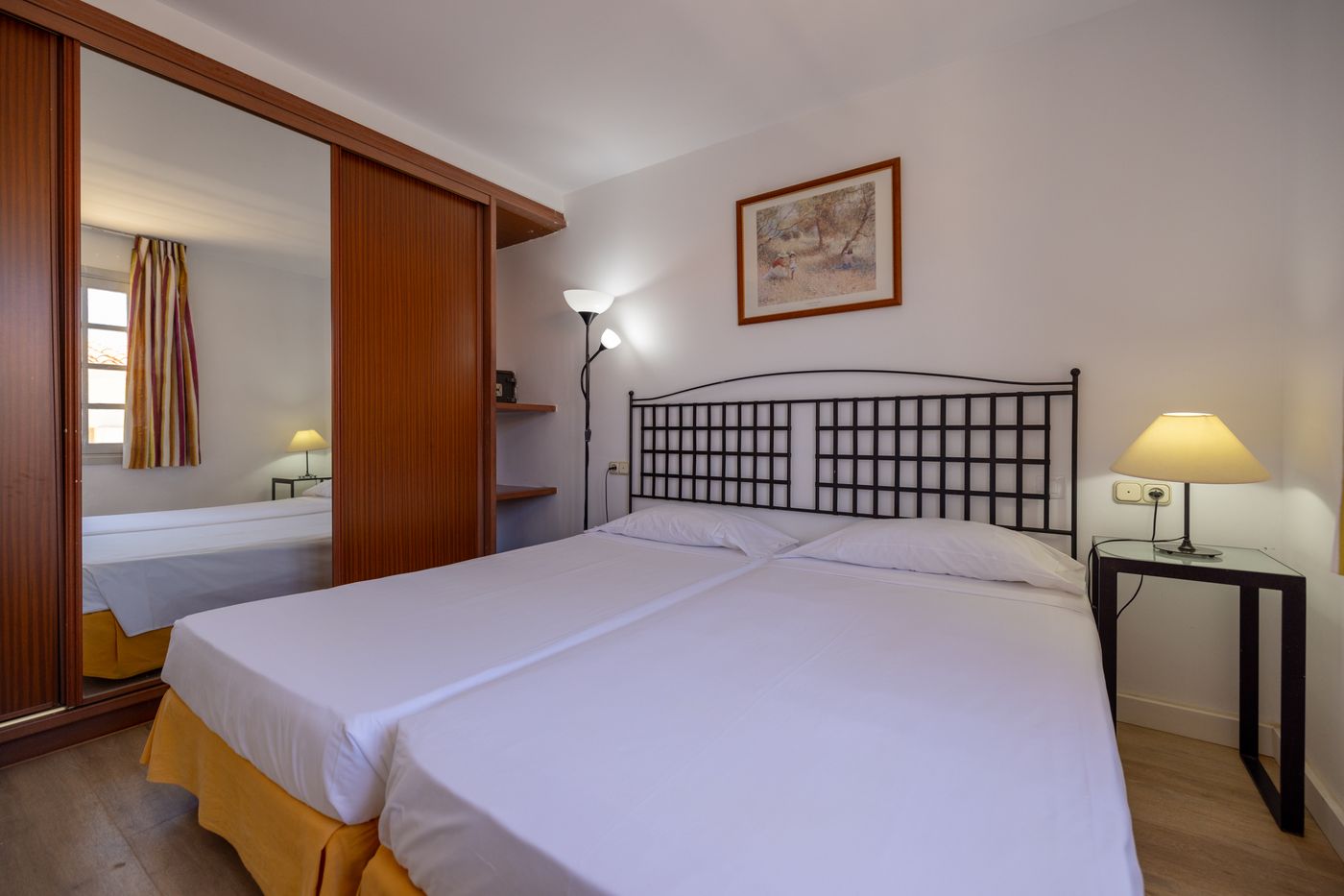 FuentePark-Apartamentos-Room-34