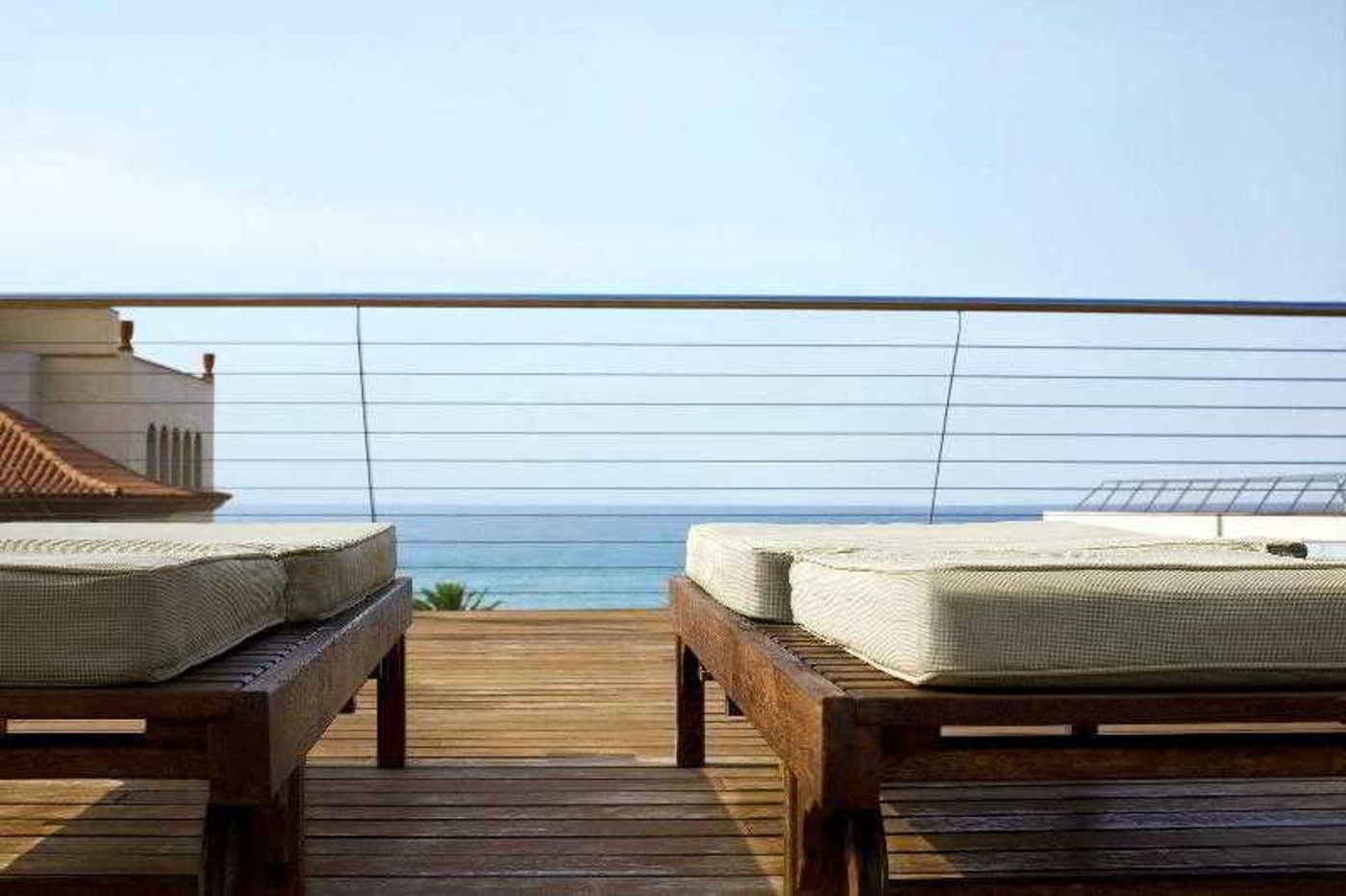 Le-Meridien-Ra-Beach-Hotel---Spa-Sports-and-Entertainment-91