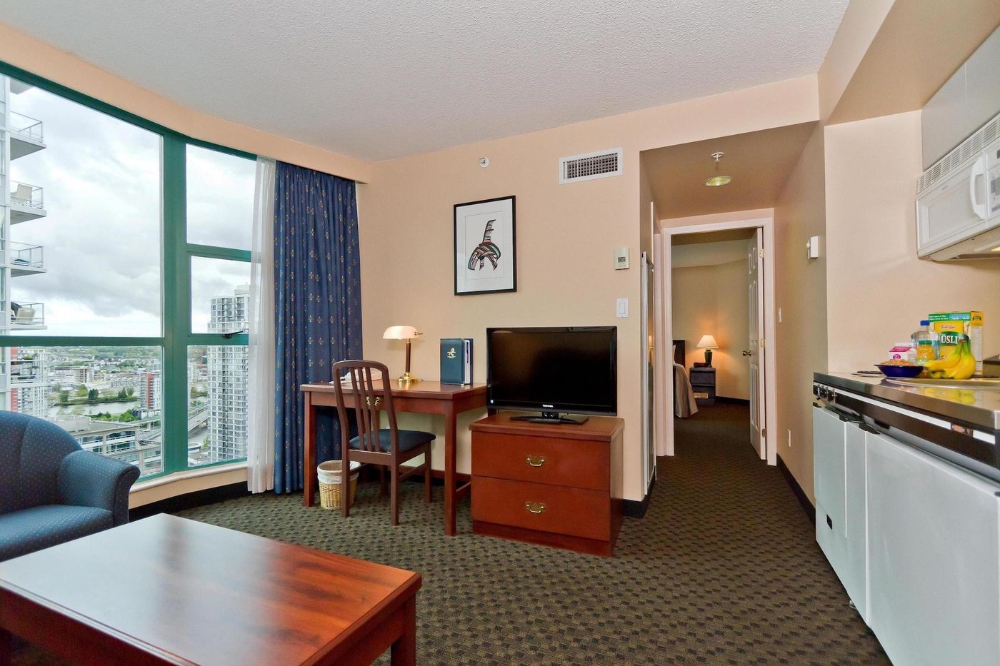 Rosedale-On-Robson-Suites-Hotel-Room-8
