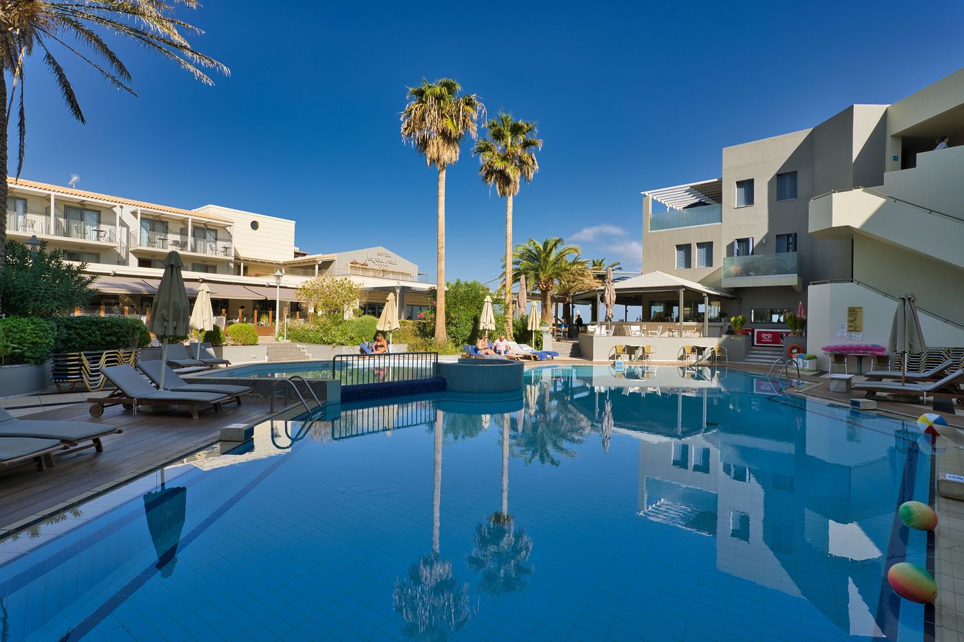 Sentido-Pearl-Beach-Pool-1