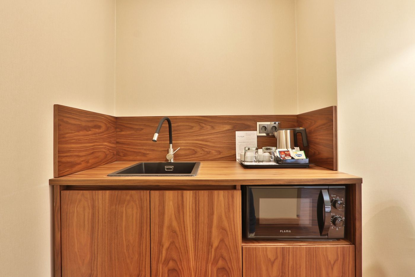 Turim-Iberia-Hotel-Room-12