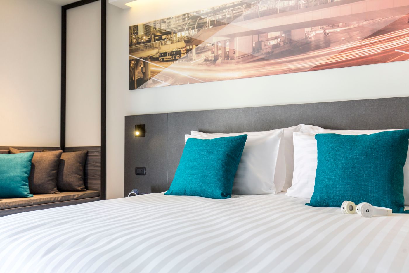 Cross-Vibe-Bangkok-Sukhumvit-Room-39