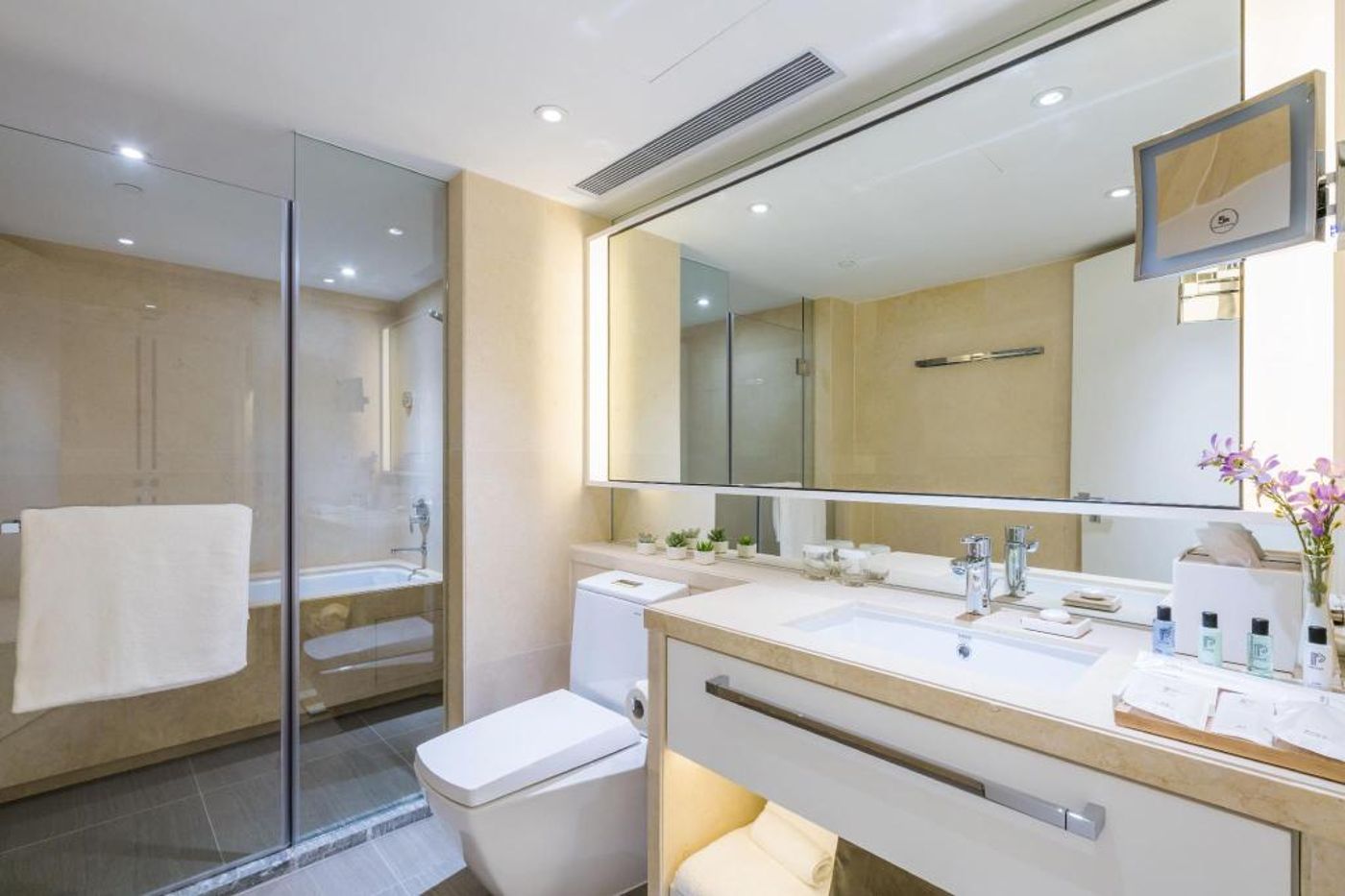 The-Pier-Hotel-Room-34