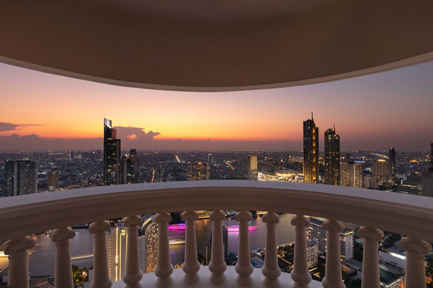 Lebua-at-State-Tower-Room-24