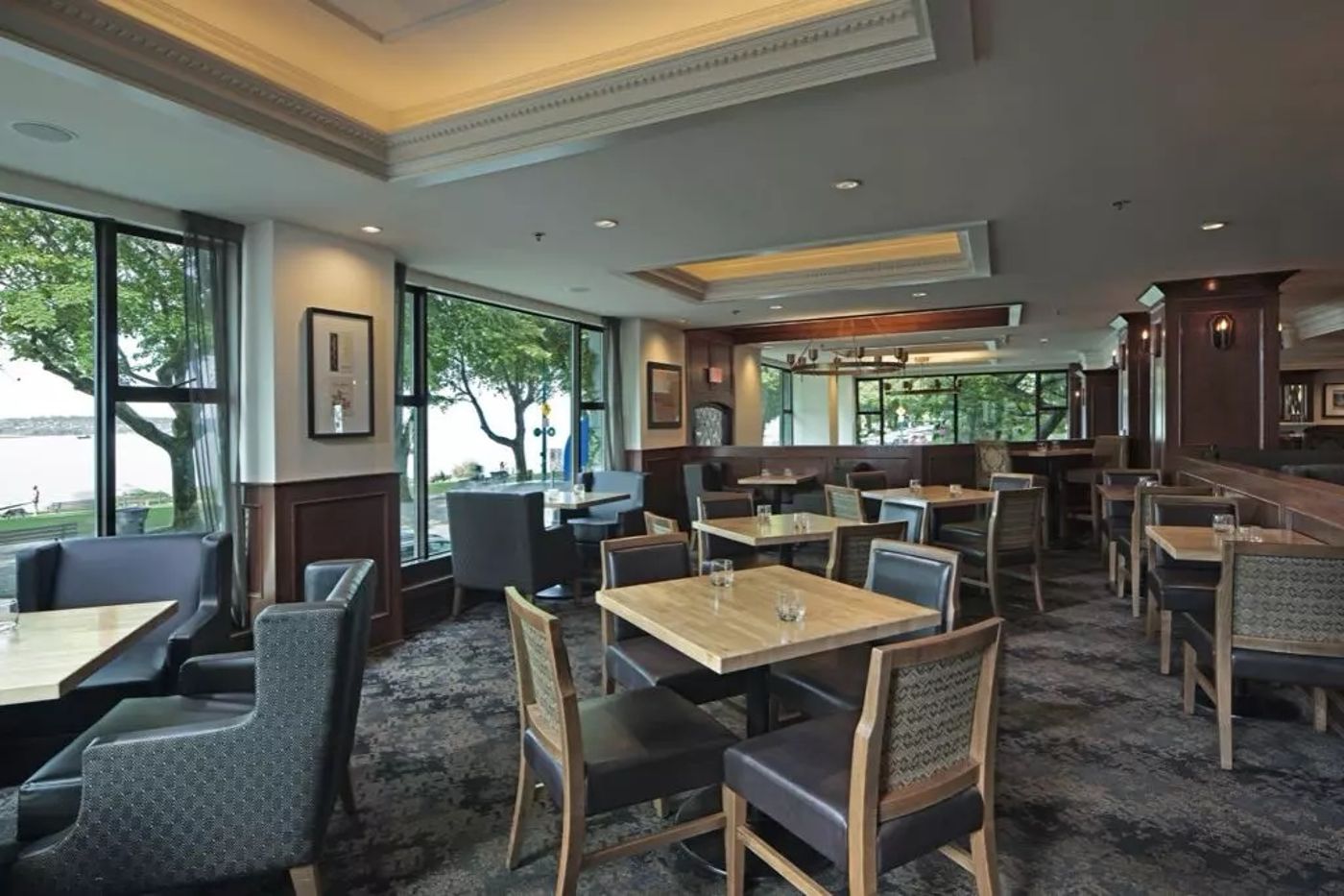 The-Sylvia-Restaurant-5