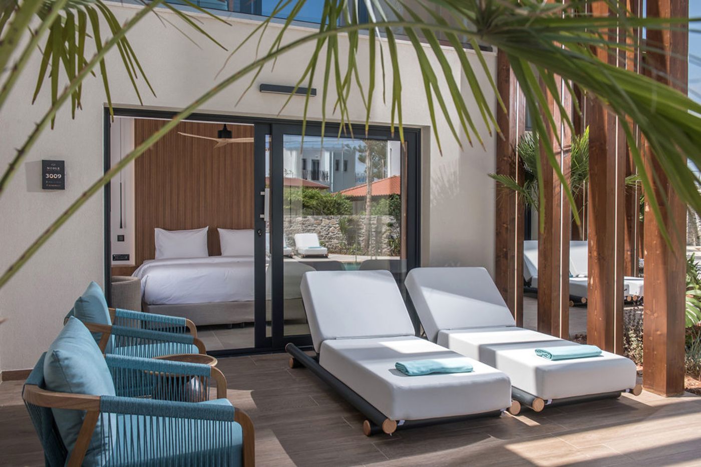 Noble Hotel & Suites 