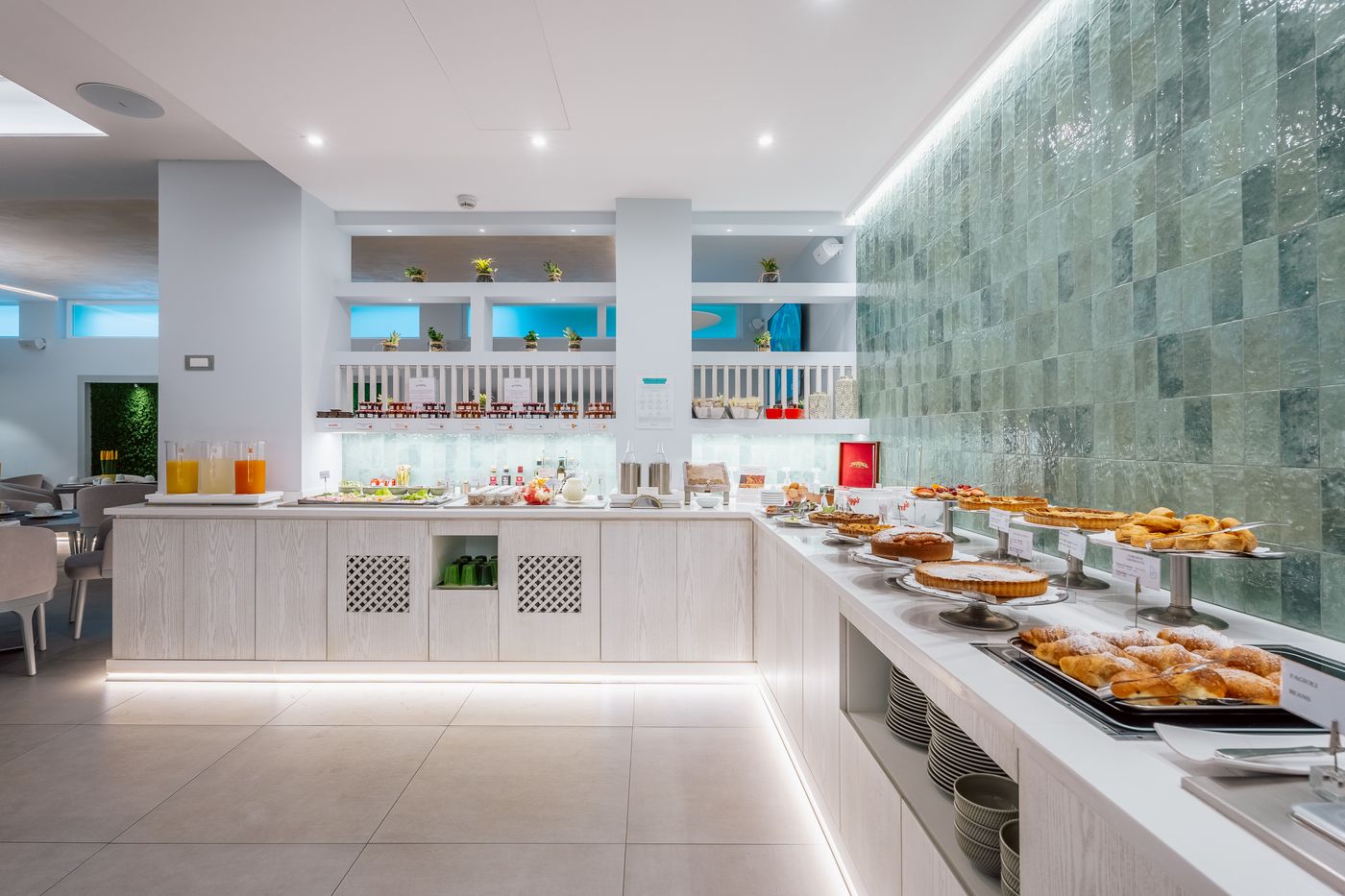 Comfort-Hotel-Gardenia-Sorrento-Coast-Restaurant-62