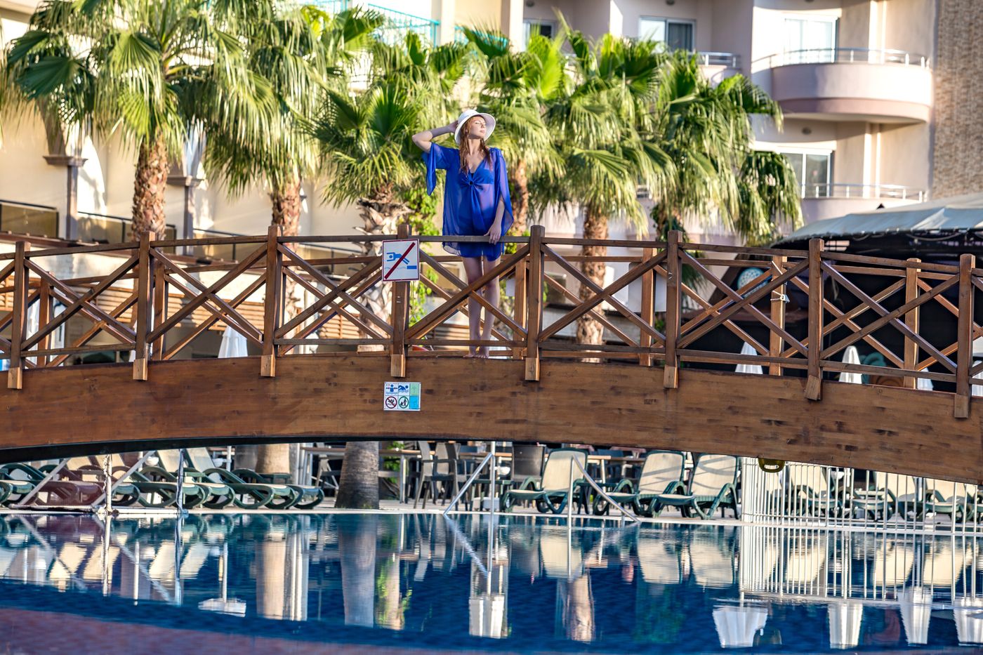 Side-Crown-Palace-Pool-9