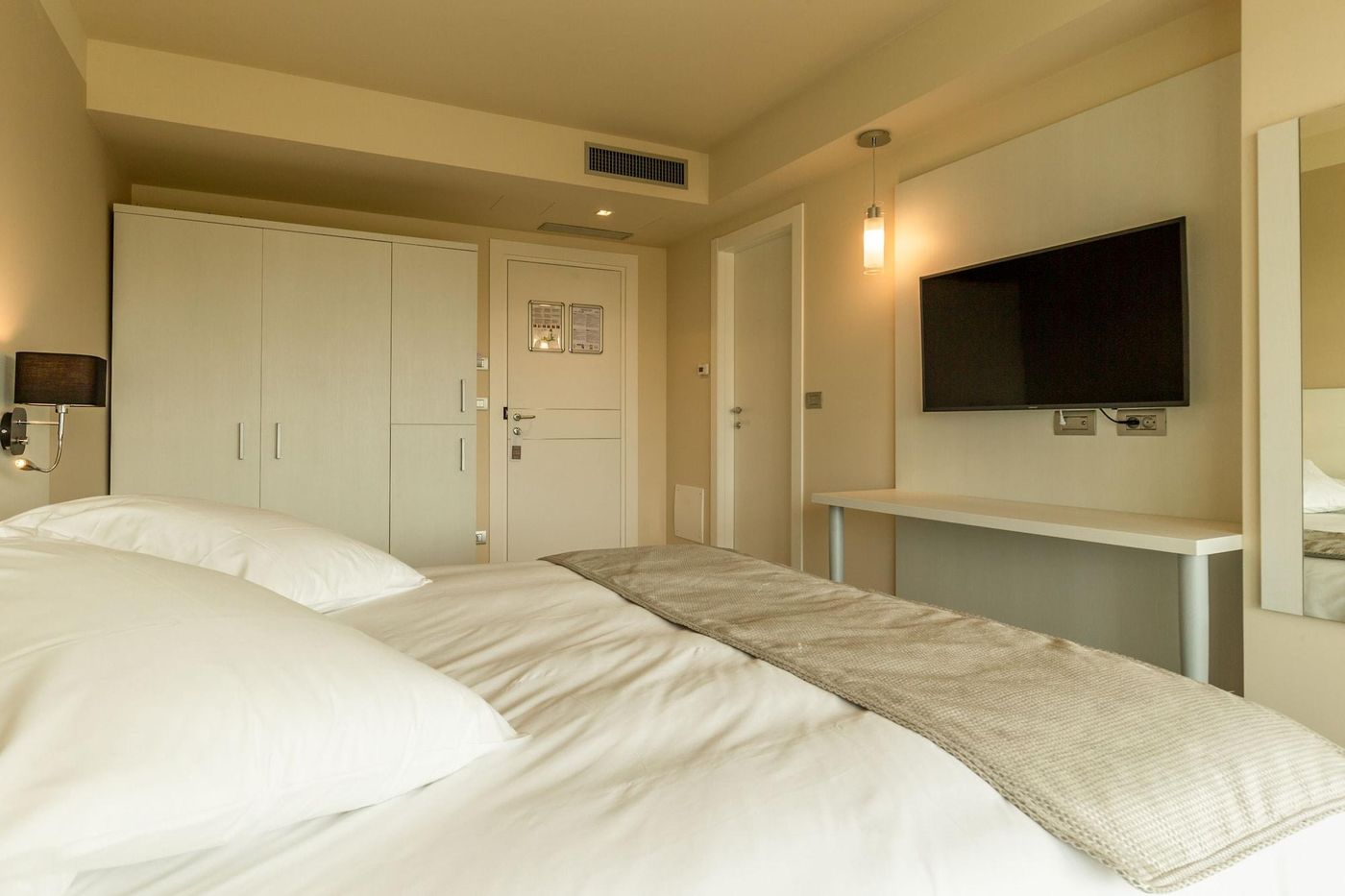 La Dolce Vita Hotel-France-MENTON-Room-10