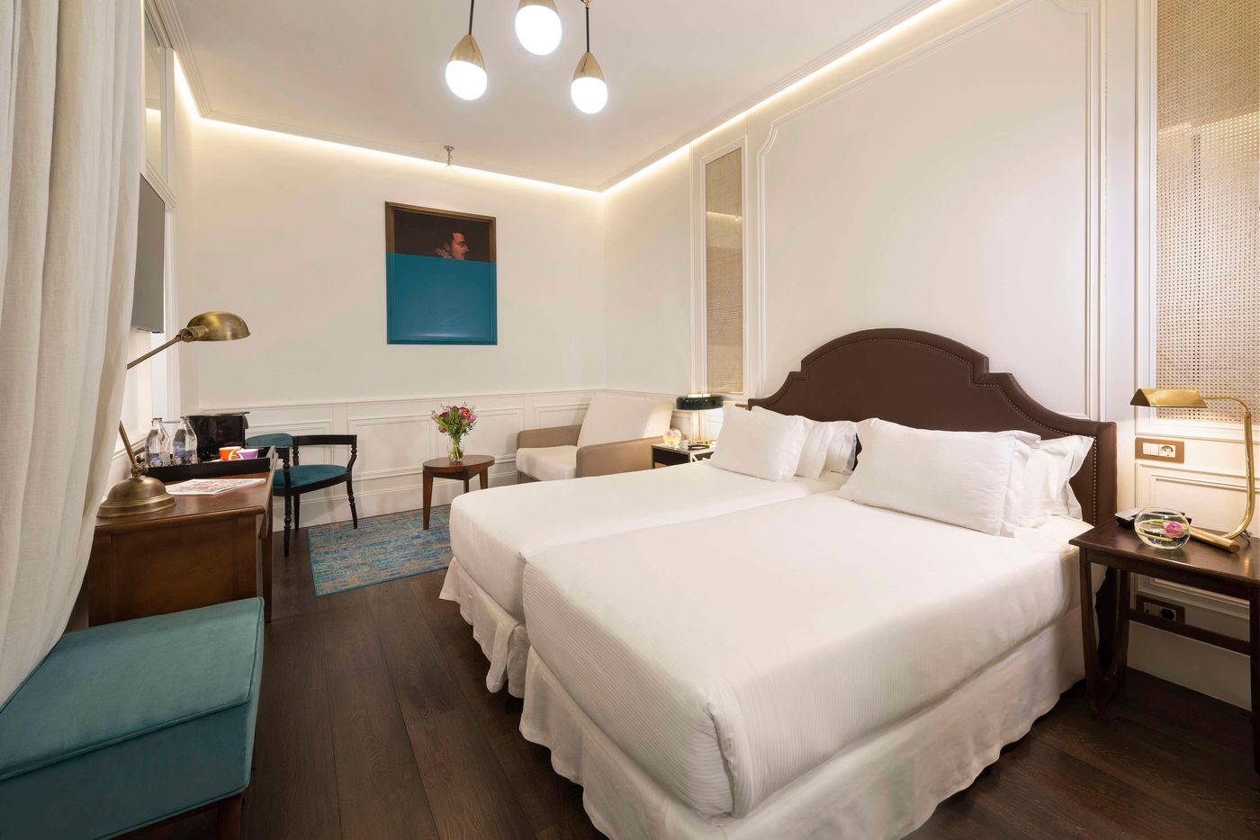 H10-Villa-de-la-Reina-Room-36