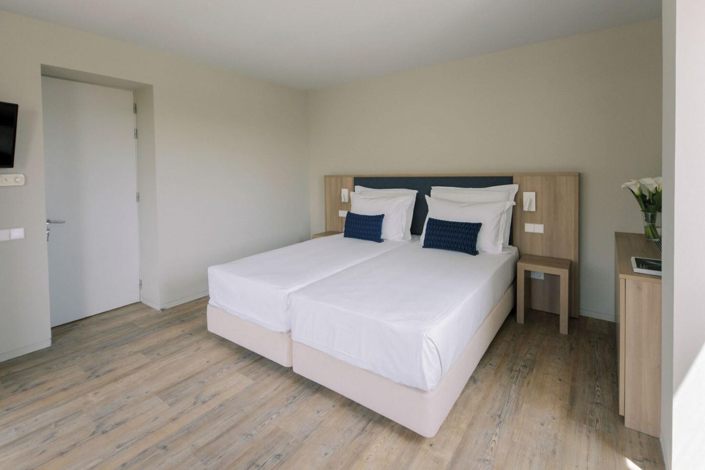 The-Editory-By-The-Sea-Troia-Hotel-Room-33