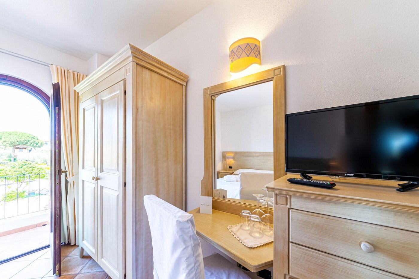 Hotel-Il-Faro-Di-Molara-Room-5