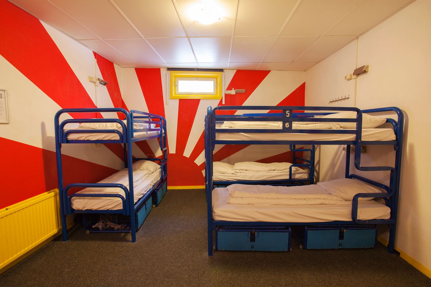 Flying-Pigs-Downtown-Hostel-Amsterdam-Room-11