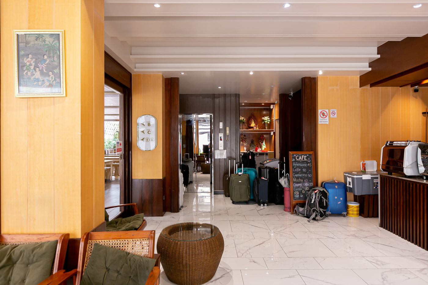 A-Sleep-Bangkok-Hotel-Sathorn-Lobby-14