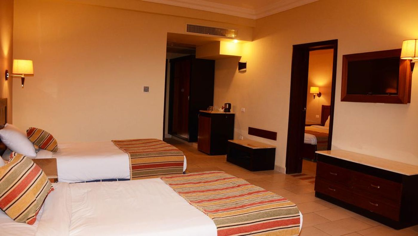 Regency-Plaza-Aqua-Park-and-Spa-Room-29