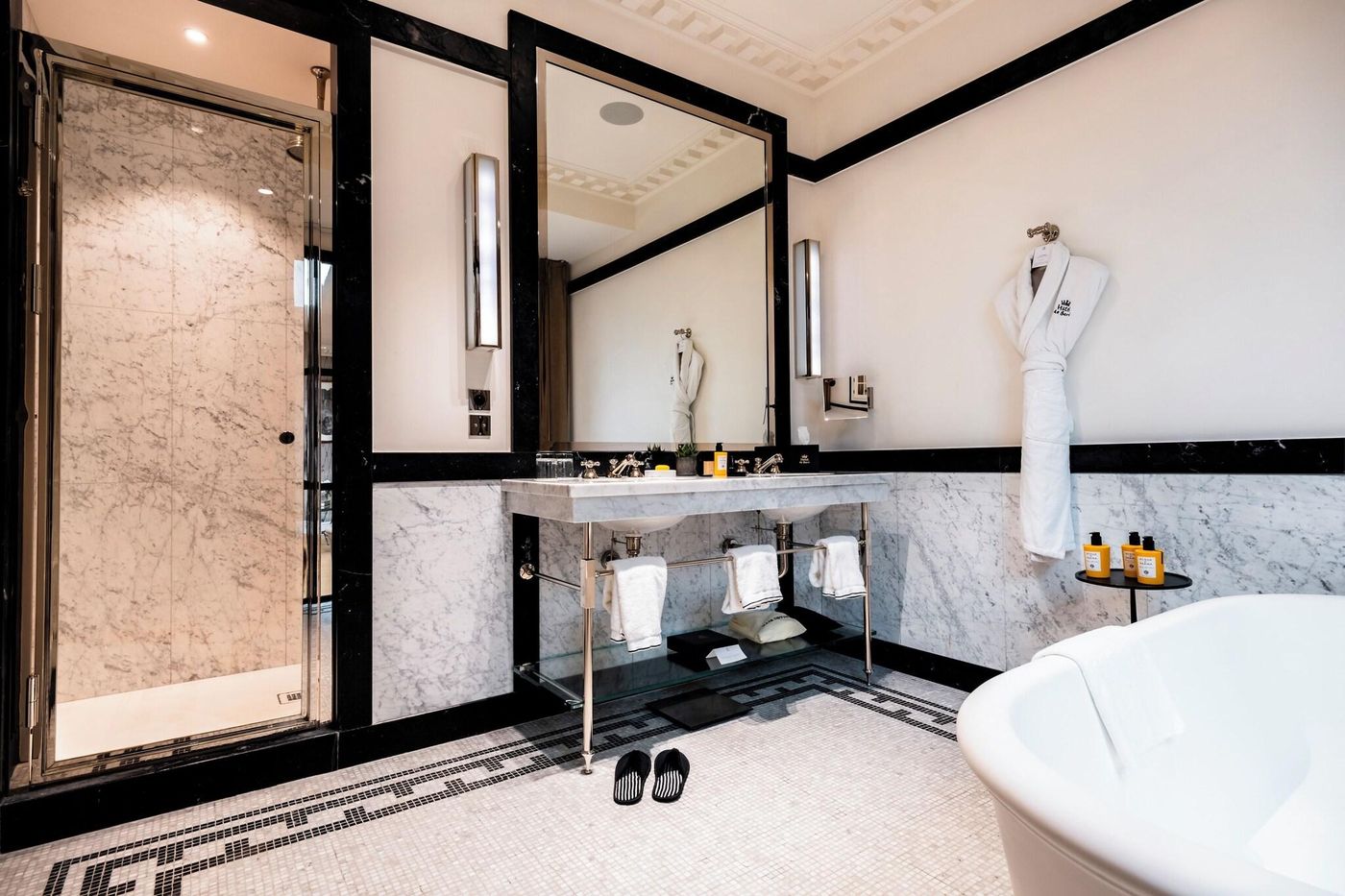 Hotel-de-Berri-Champs-Elysees--a-Luxury-Collection-Hotel--Paris-Room-72