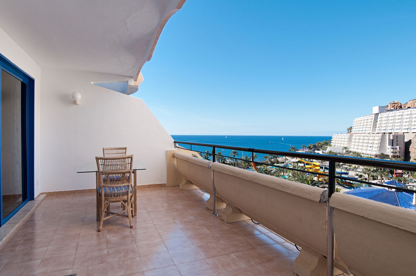 LIVVO-Lago-Taurito---Waterpark-Room-68