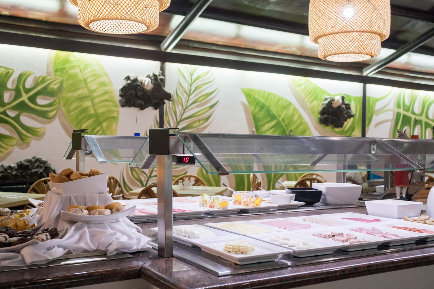 Arena-Suite-Restaurant-38