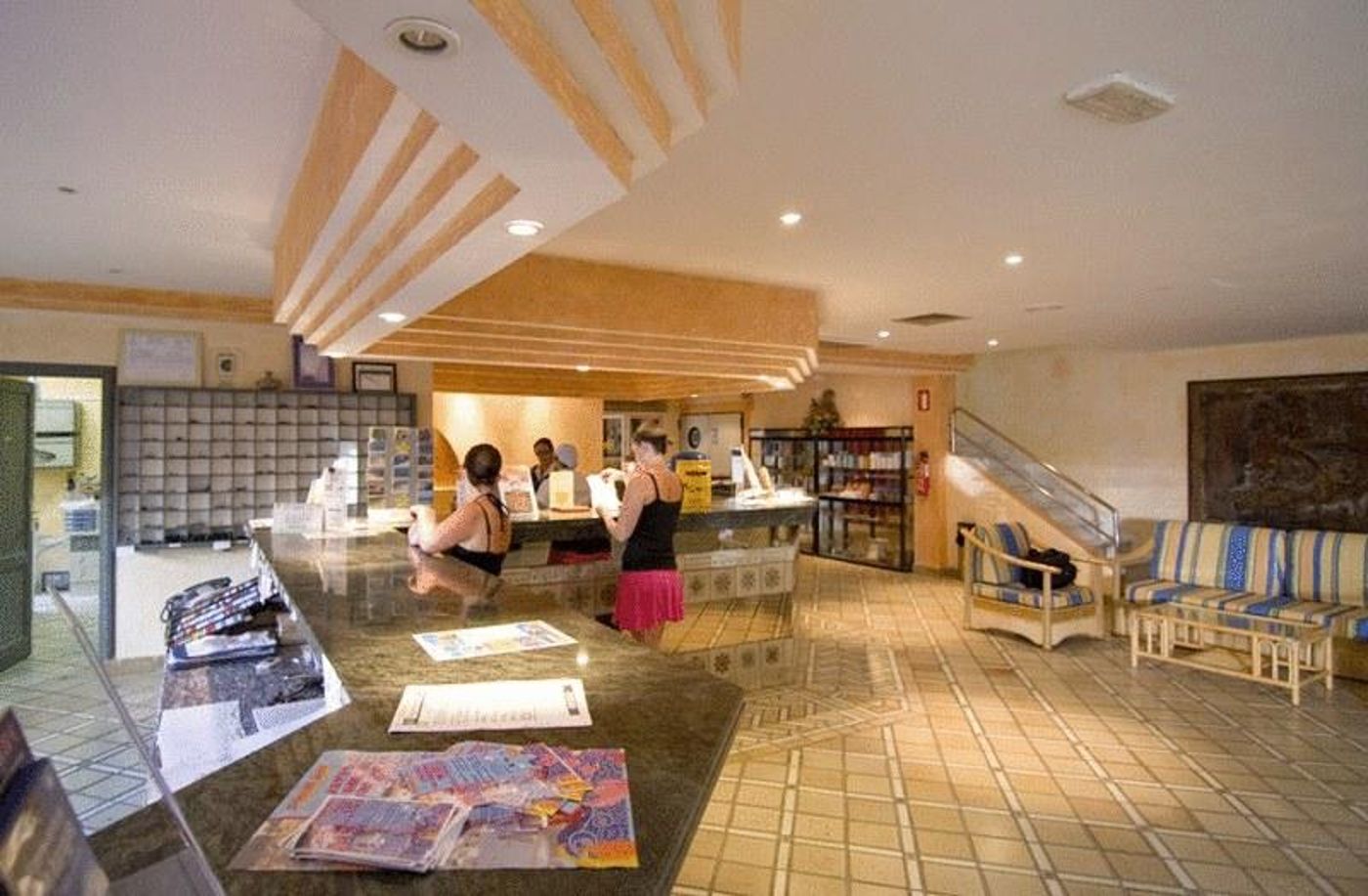 Caleta-Garden-Lobby-27