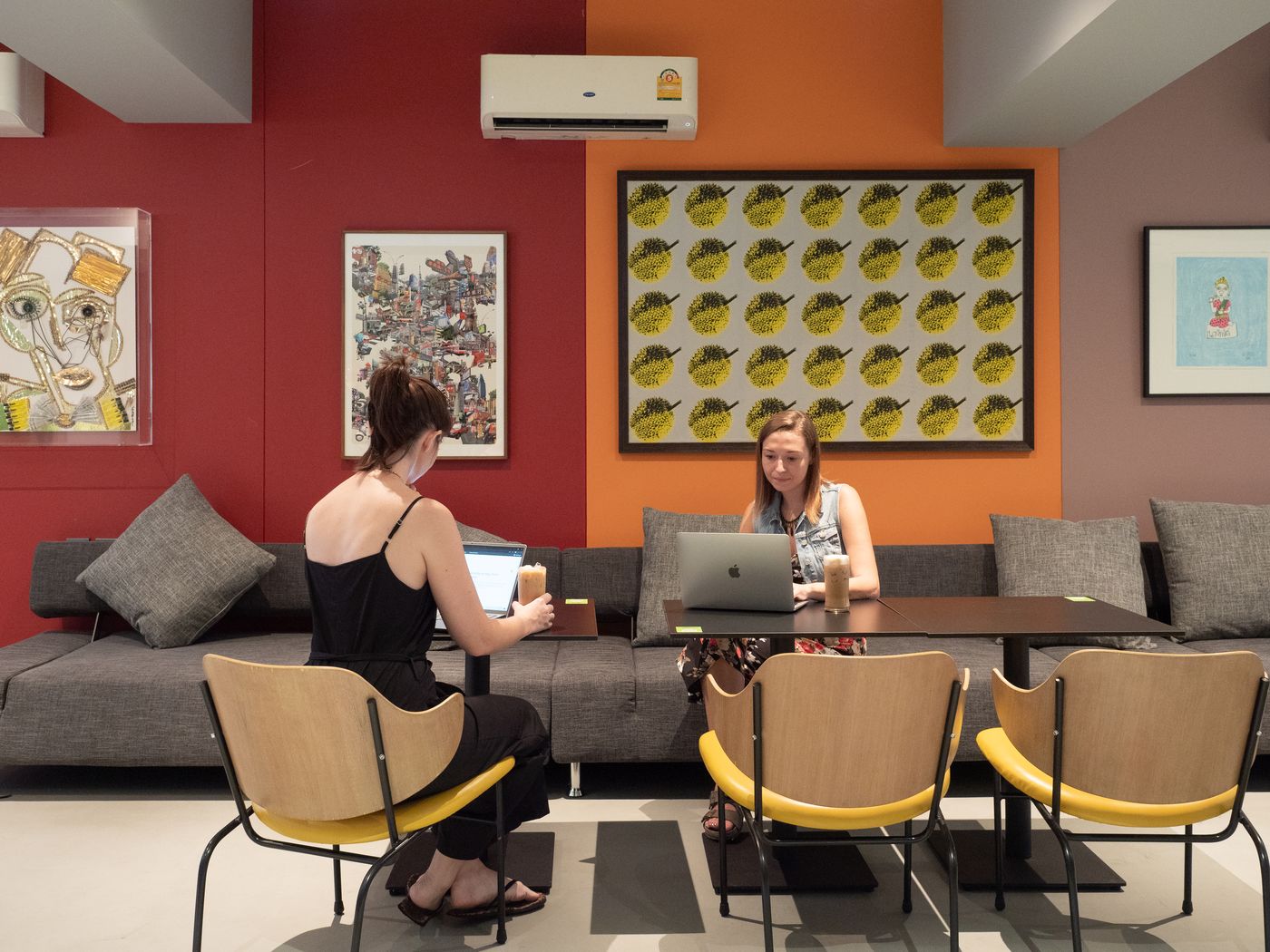 Lub-d-Bangkok-Siam-Hostel-Conferences-4