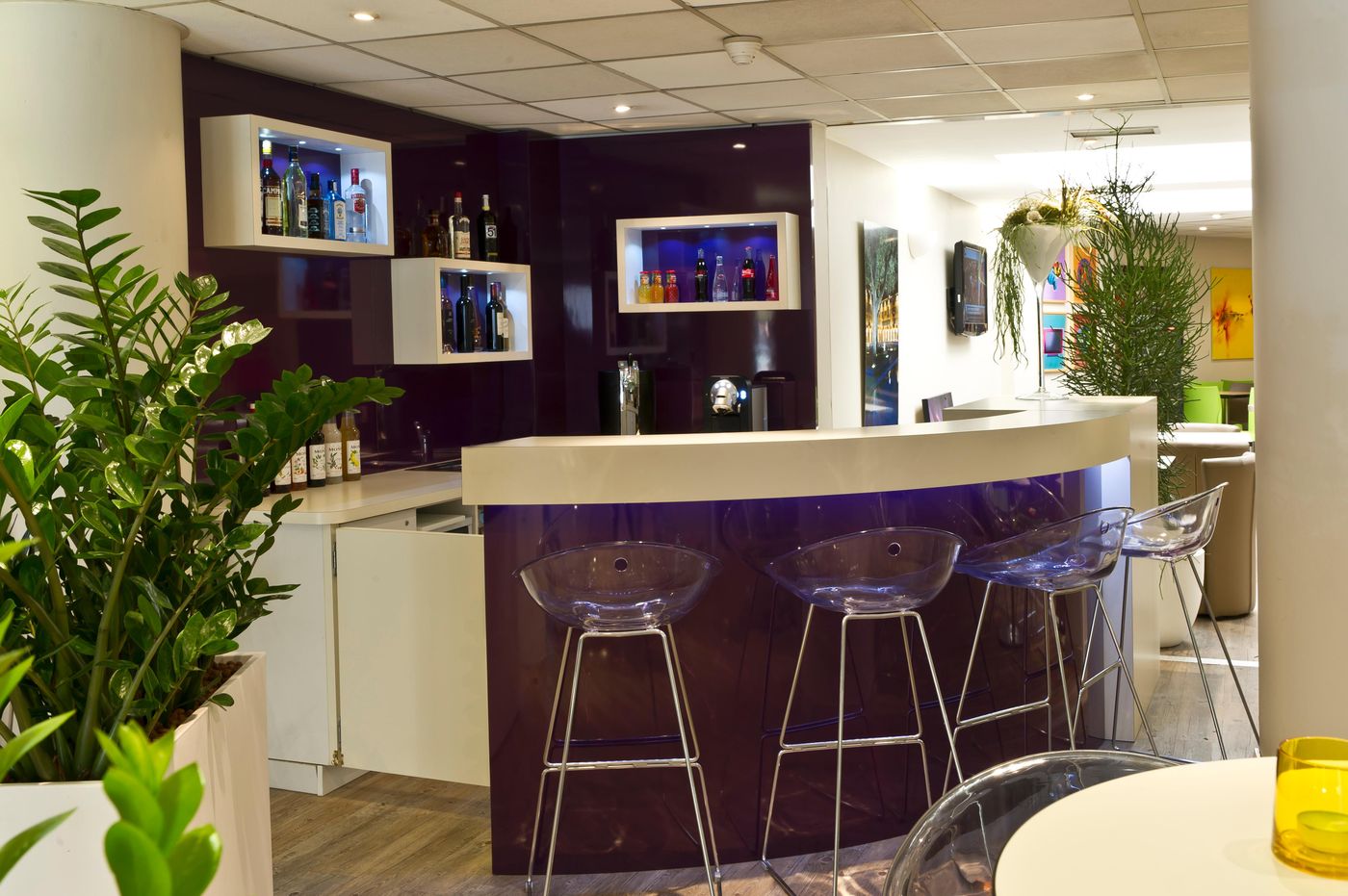 Ibis-Styles-Nice-Vieux-Port-Bar-19