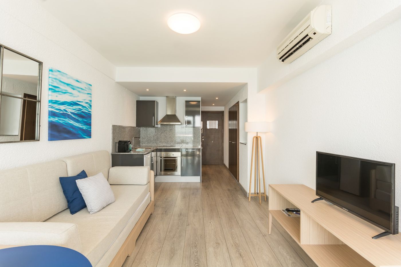 Pierre---Vacances-Blanes-Playa-Room-15