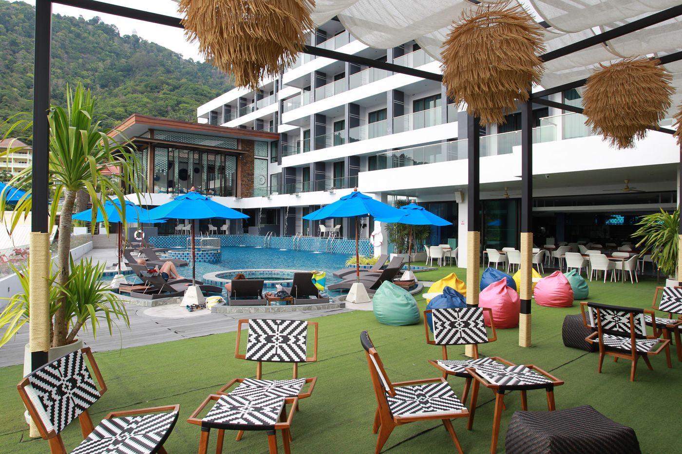 The-Yama-Hotel-Phuket-Bar-8