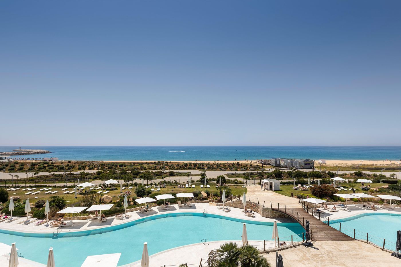 Crowne-Plaza-Vilamoura-Pool-9