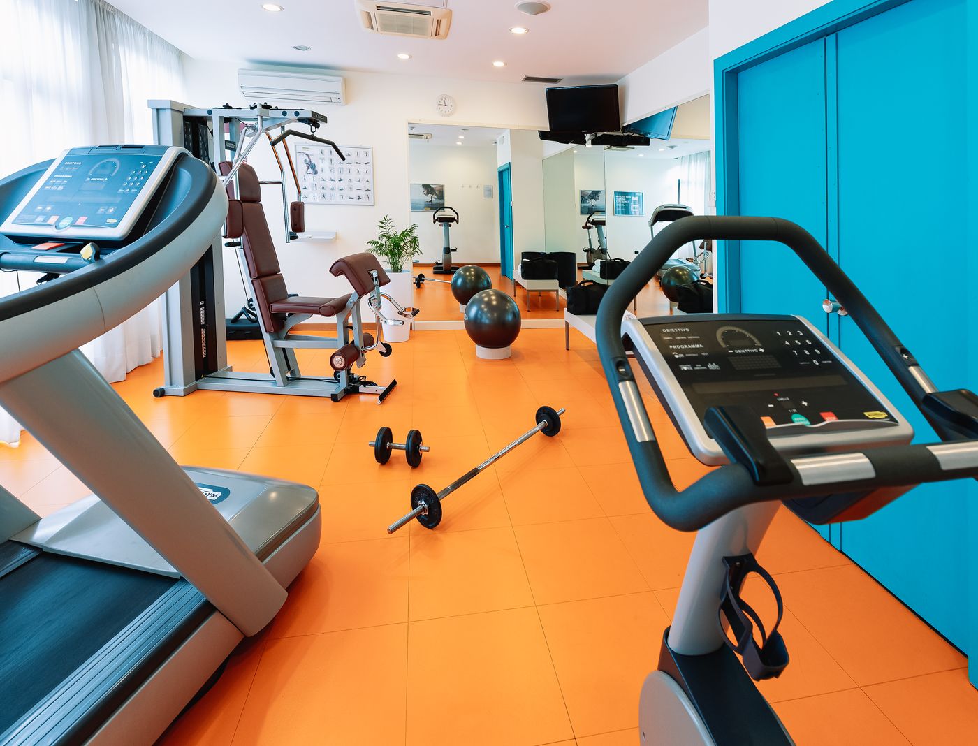 Mercure-Roma-Piazza-Bologna-Sports-and-Entertainment-64