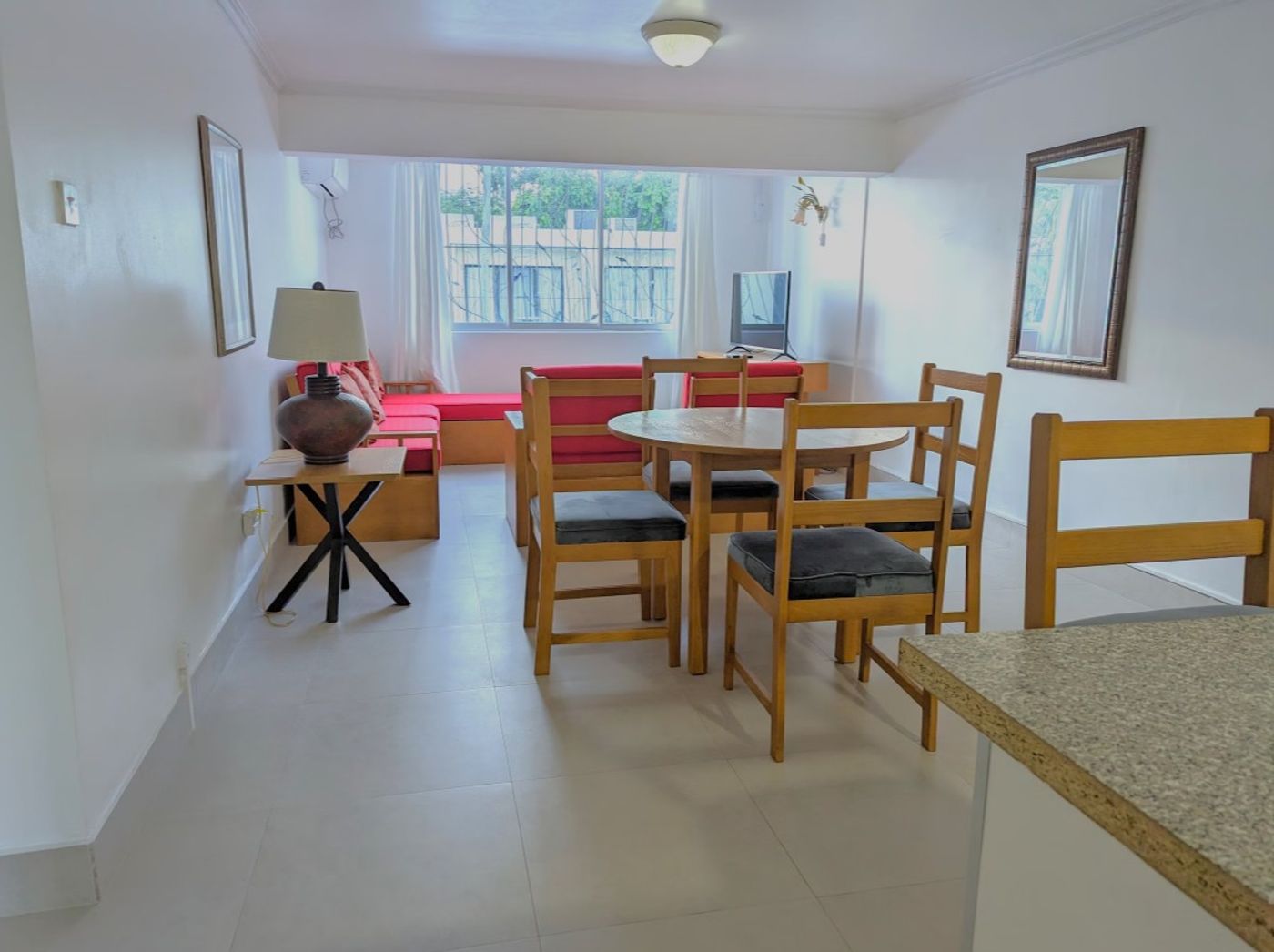 Pirate's Inn Hotel 22.07