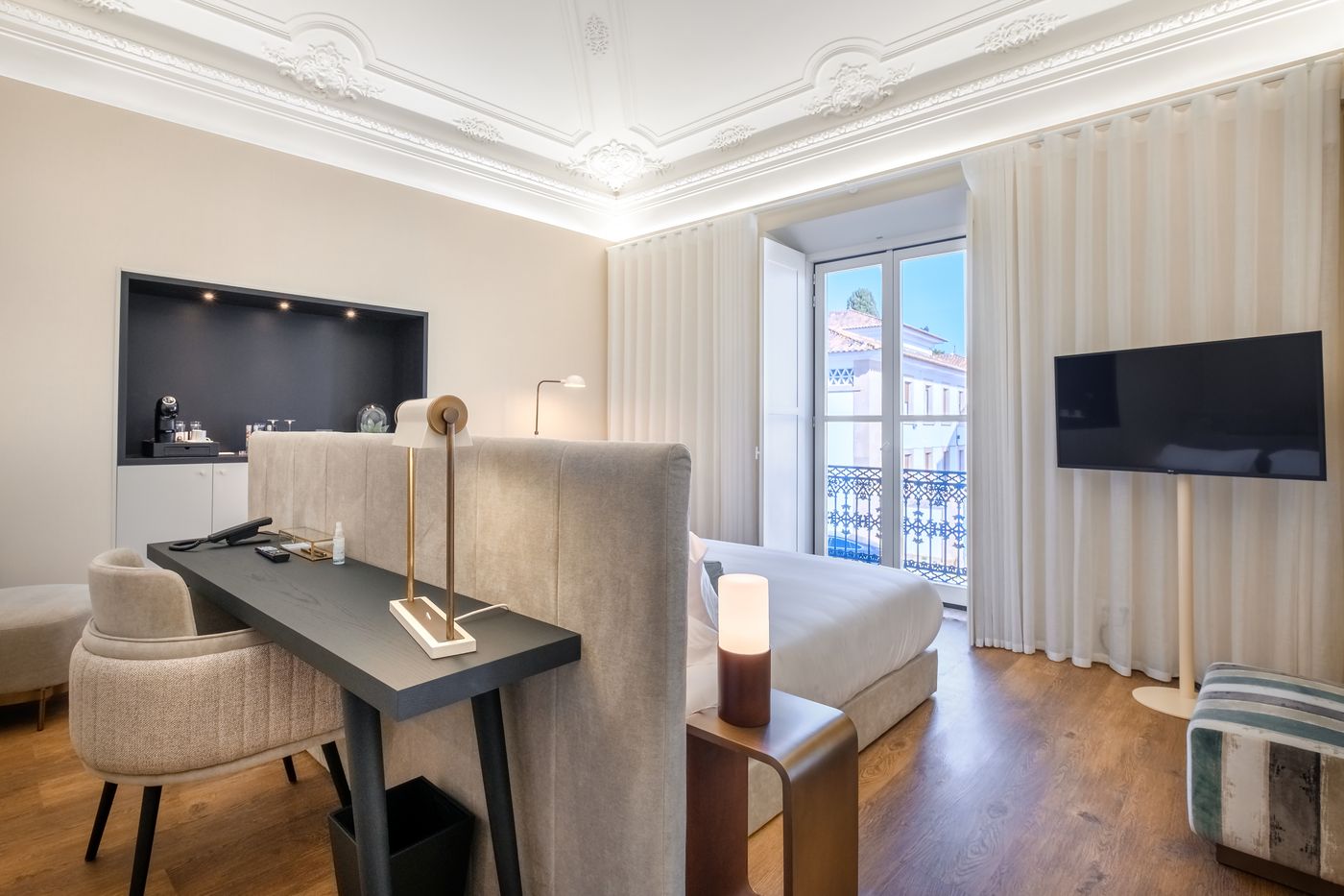 Mourasuites-Hotel-Room-11