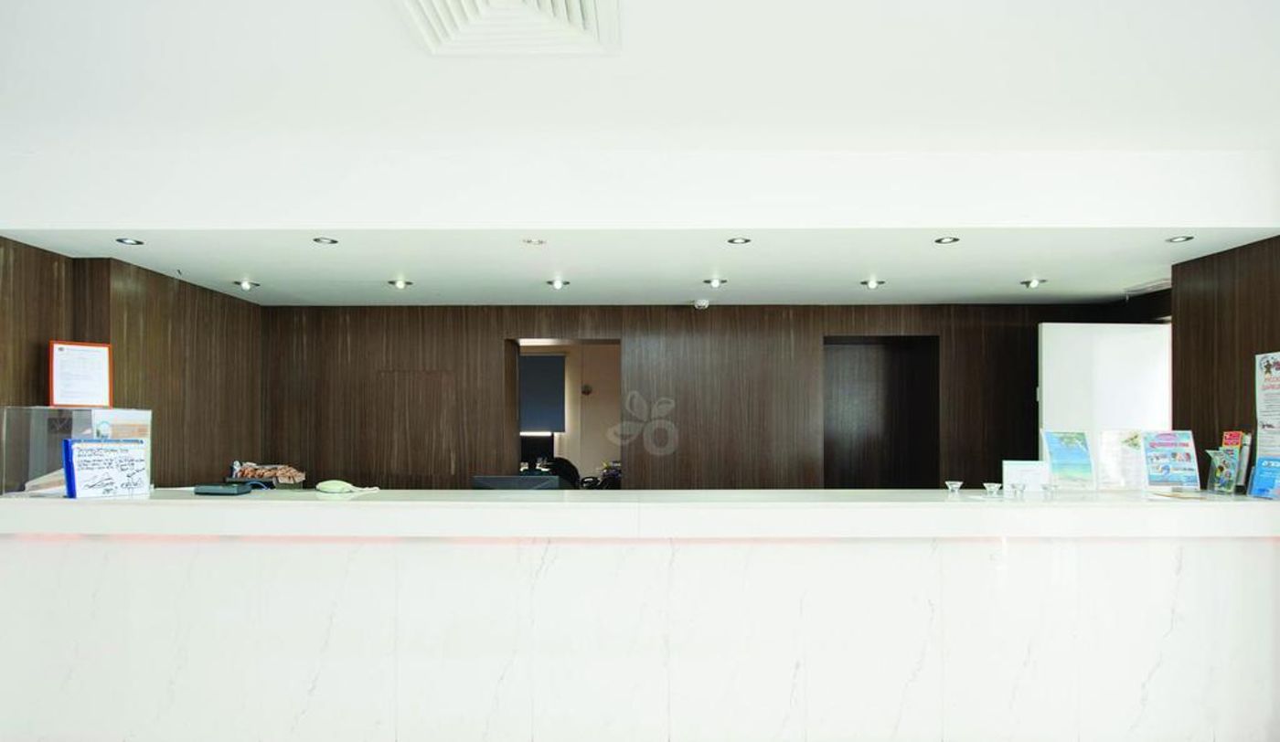 Silver-Sands-Beach-Hotel-Lobby-33