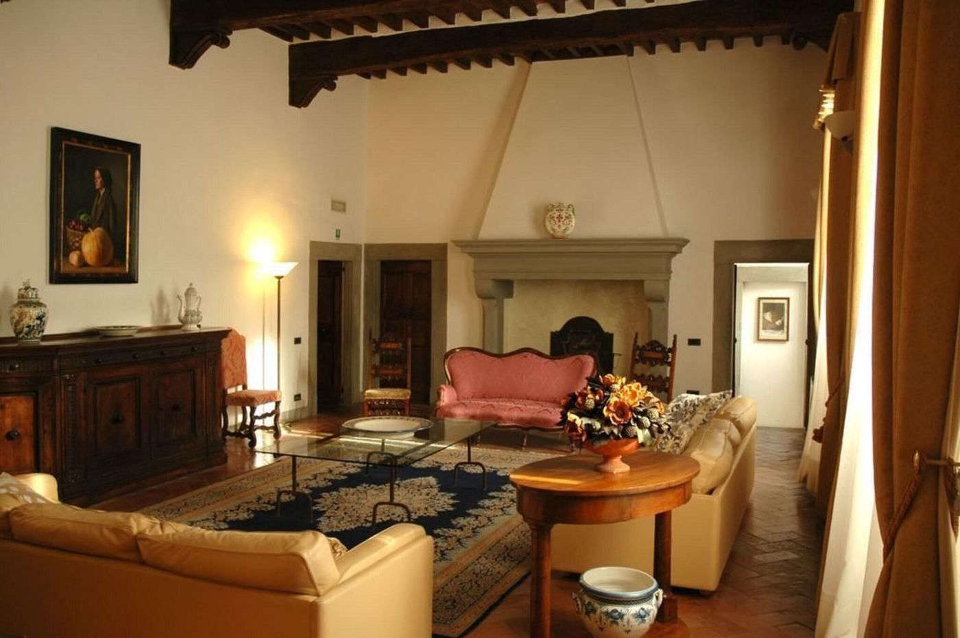 Palazzo-Squarcialupi-Lobby-18