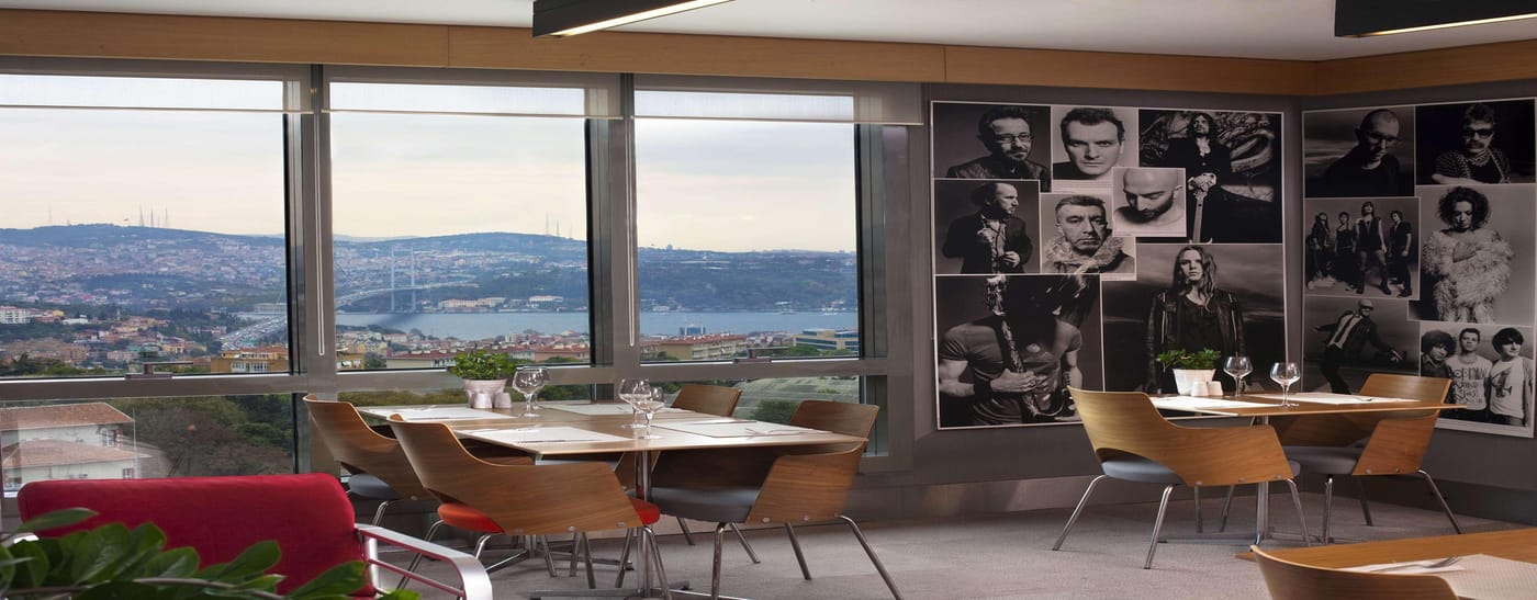 Point-Hotel-Barbaros-Lobby-14