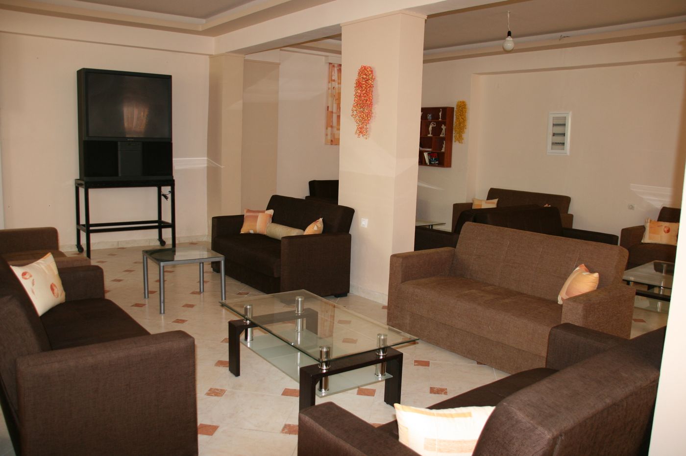 Village Inn Studios and Apartments